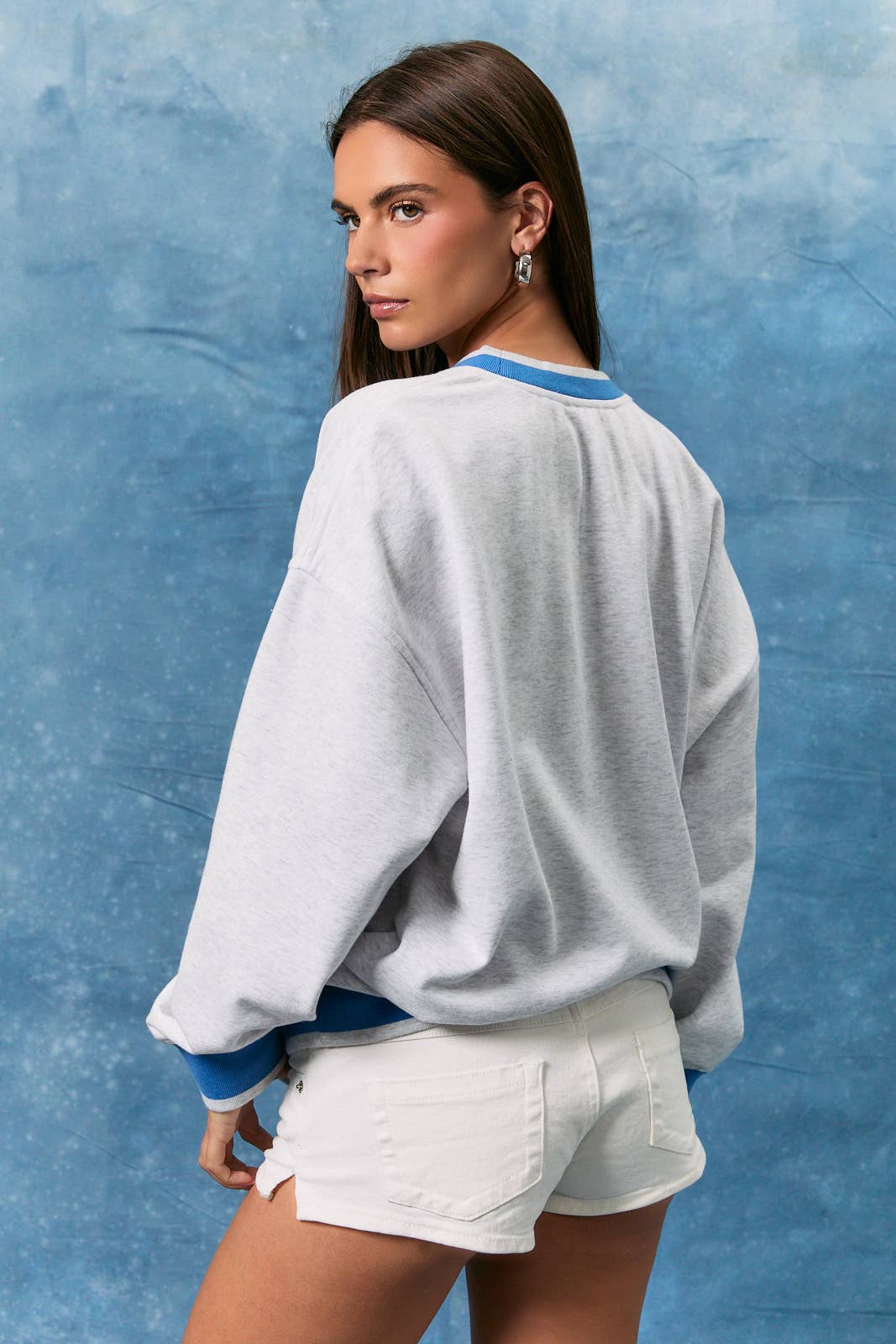 Vintage grey oversized crewneck sweatshirt with bold UNITED STATES graphic and relaxed fit