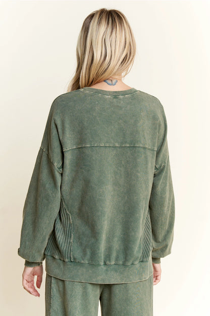 Mineral Wash Pocket Pullover (Olive)